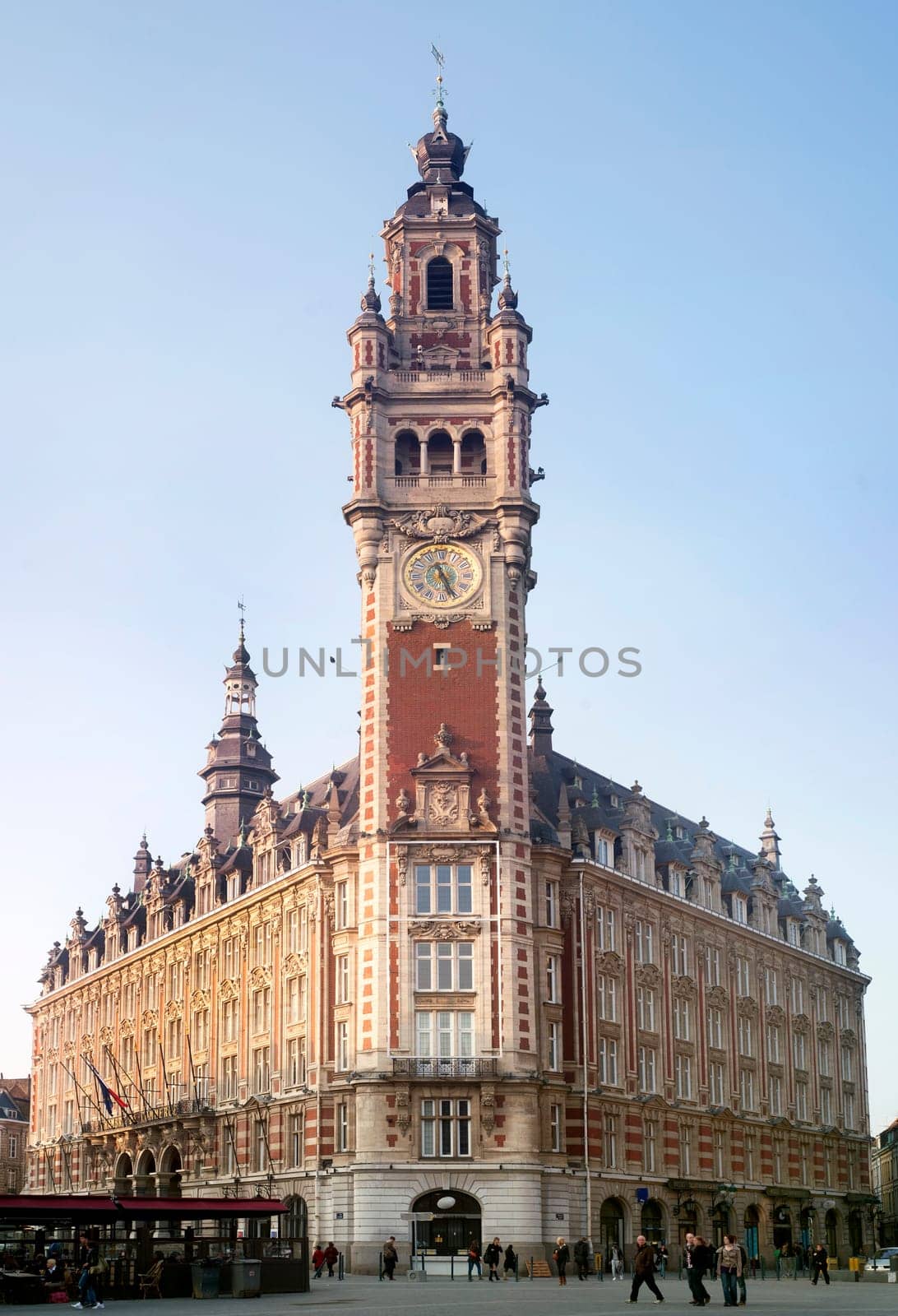 Beffroi et façades d&#039 immeubles du centre ville de Lille