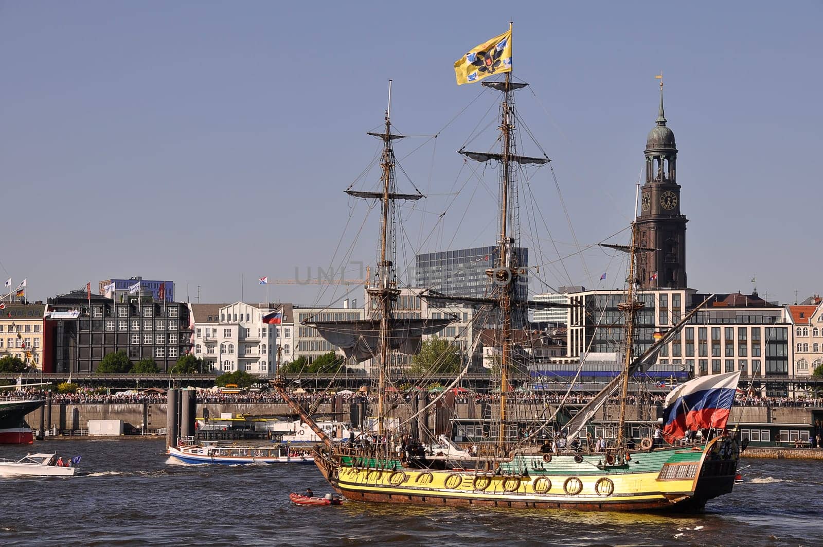 Sailing ship with Hamburg view