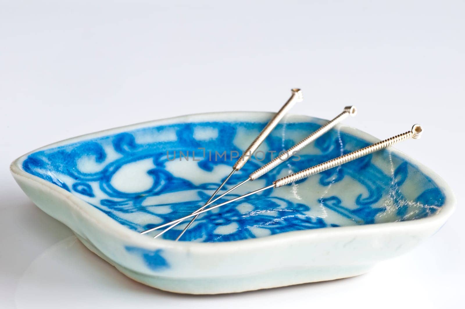 Acupuncture needles