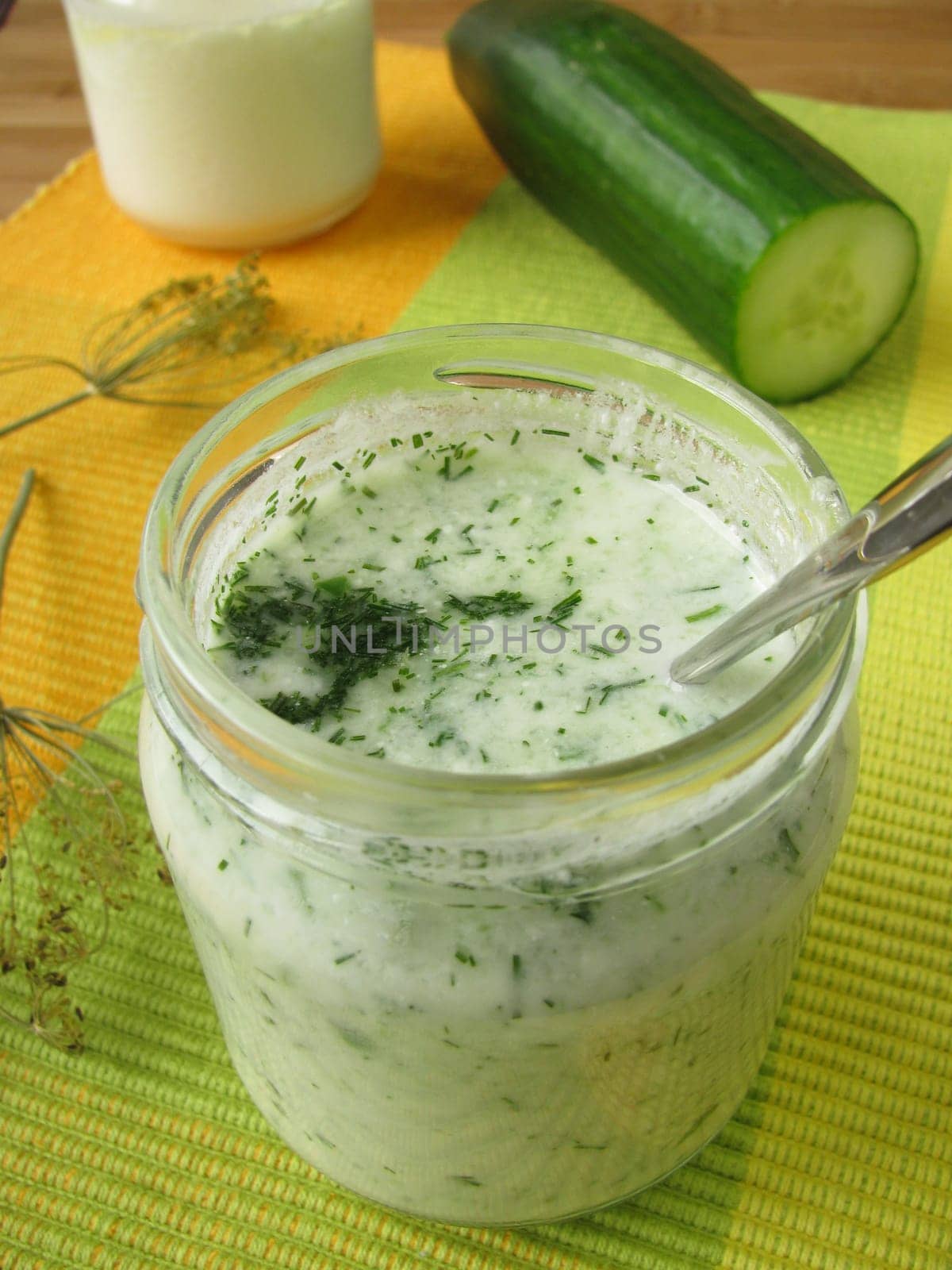 Yoghurt smoothie with cucumber and dill