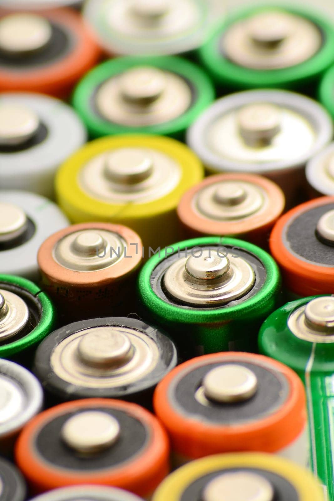 Composition with alkaline batteries