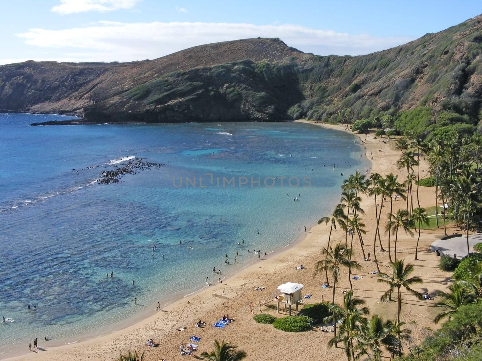 Beautiful Hanauma Bay beach in tropical Hawaii during the sunny daytime