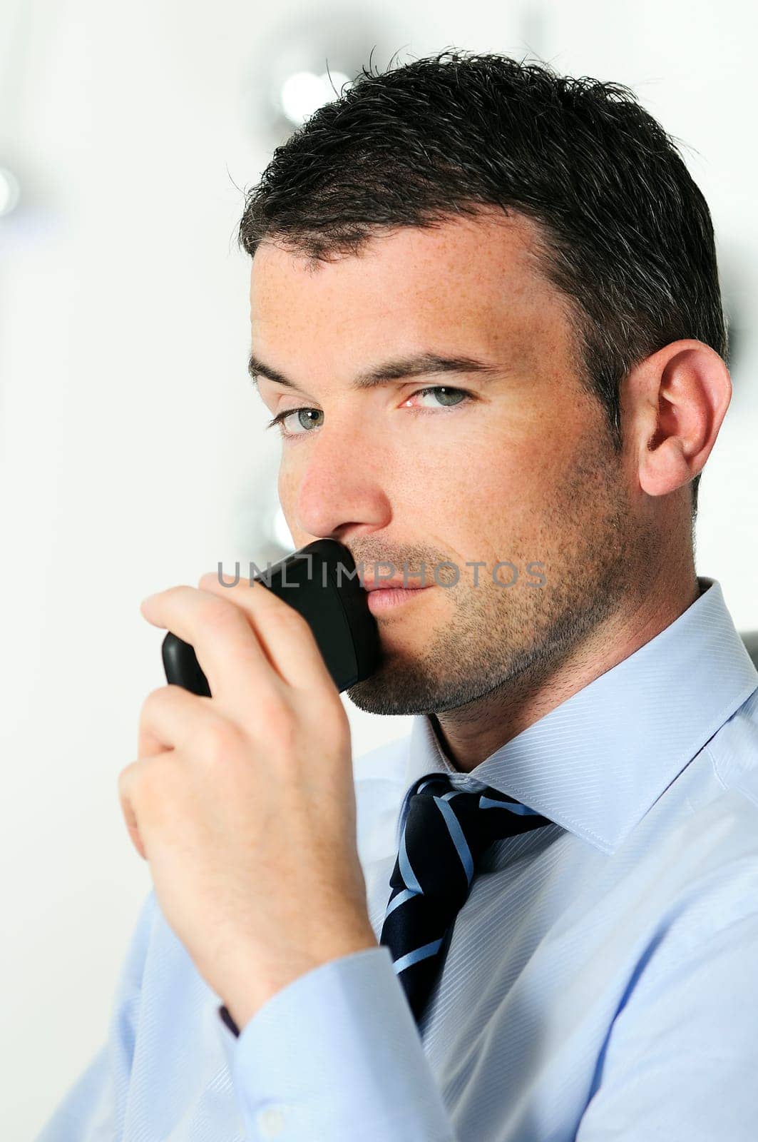 businessman is calling by ventdusud