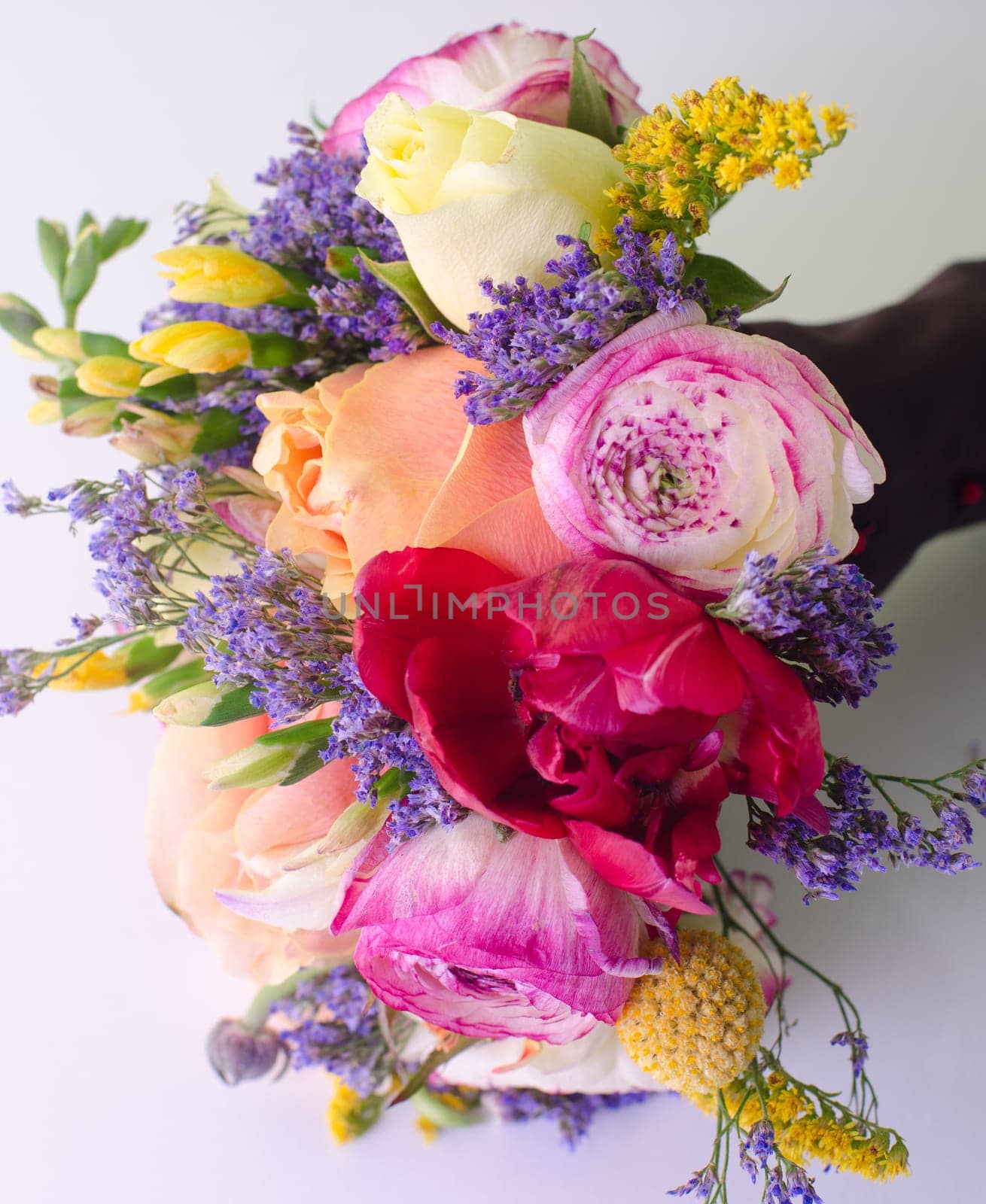 Wedding Bunch of flowers at white table