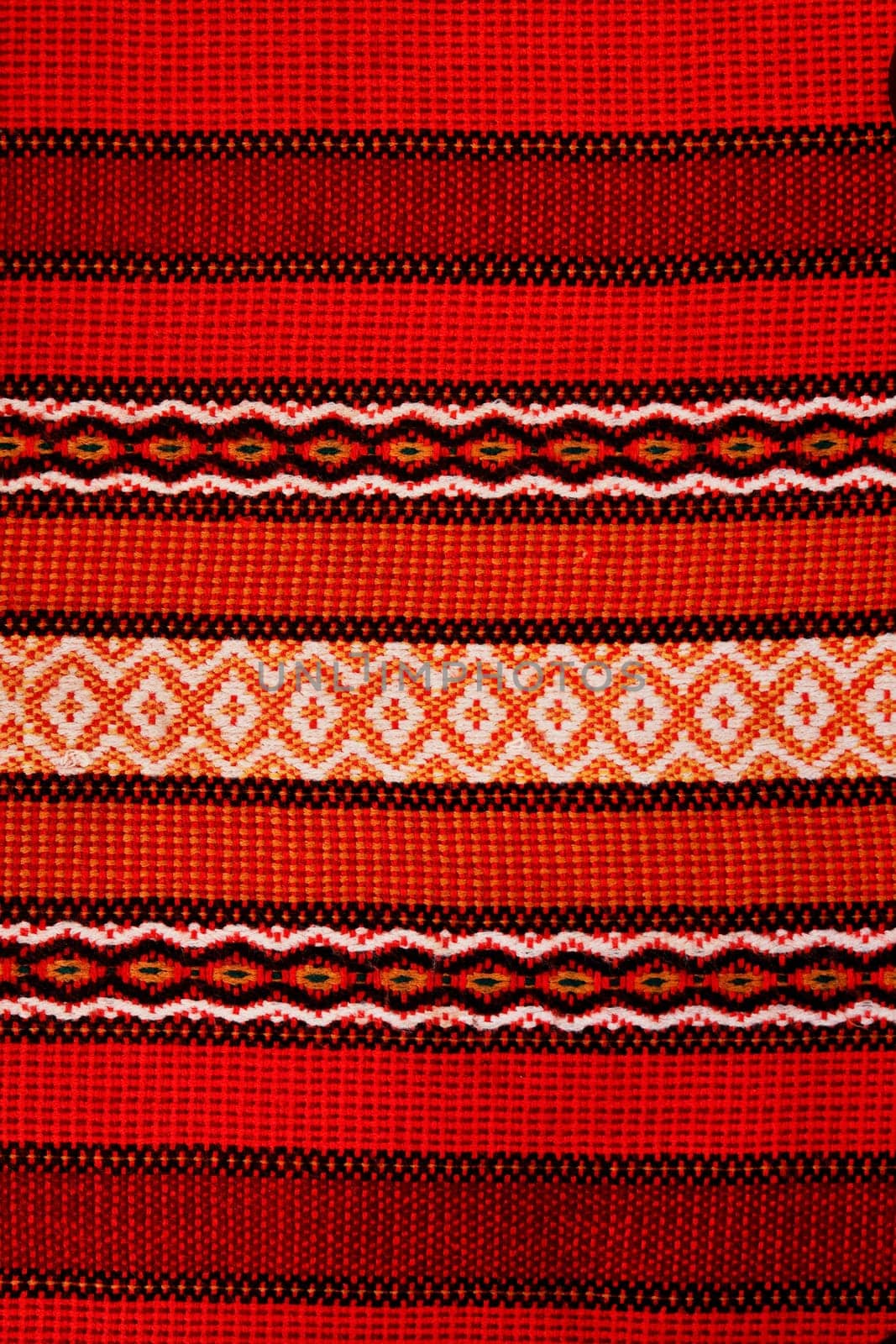 Motive of a machine woven fabric with different uses