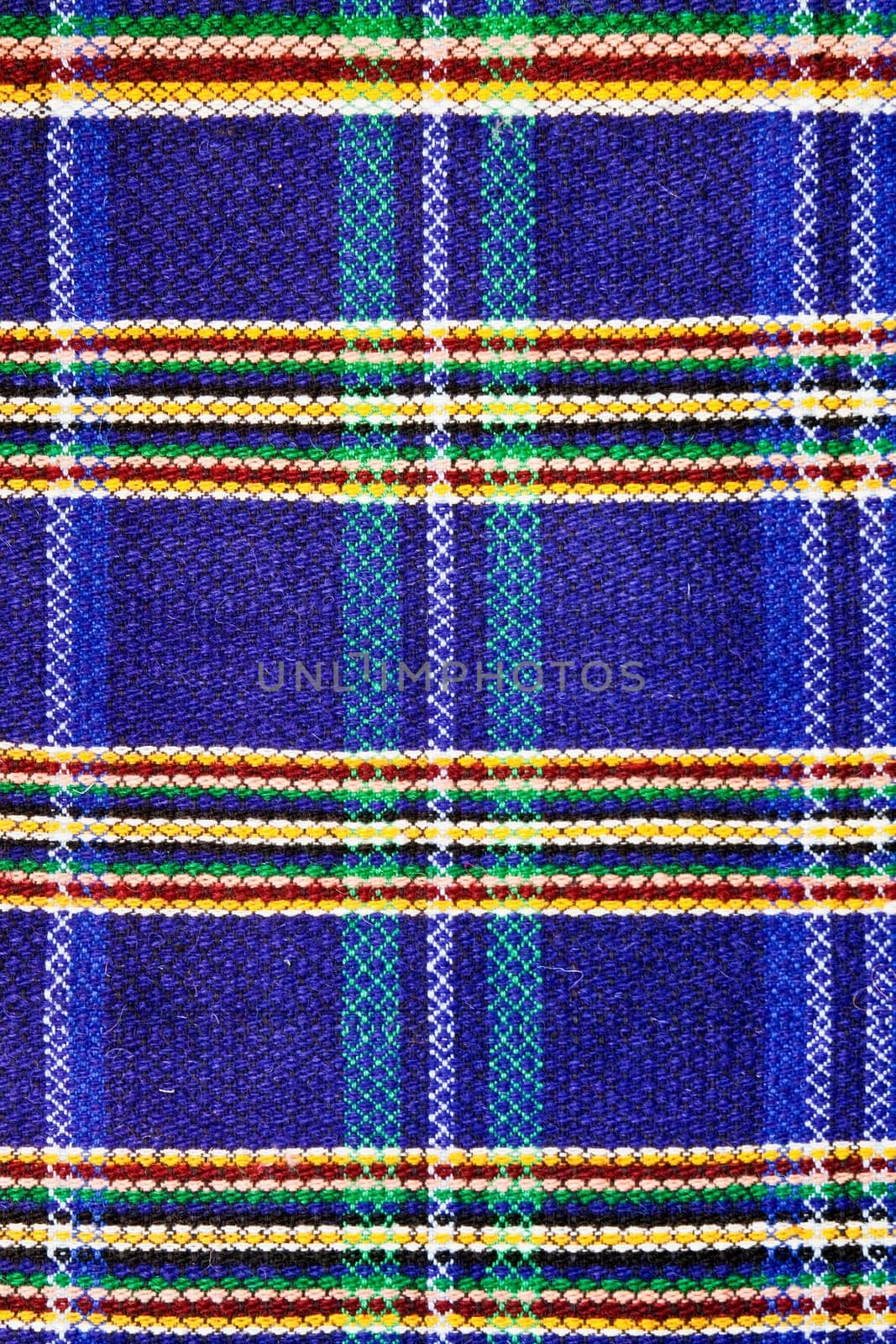Motive of a machine woven fabric with different uses