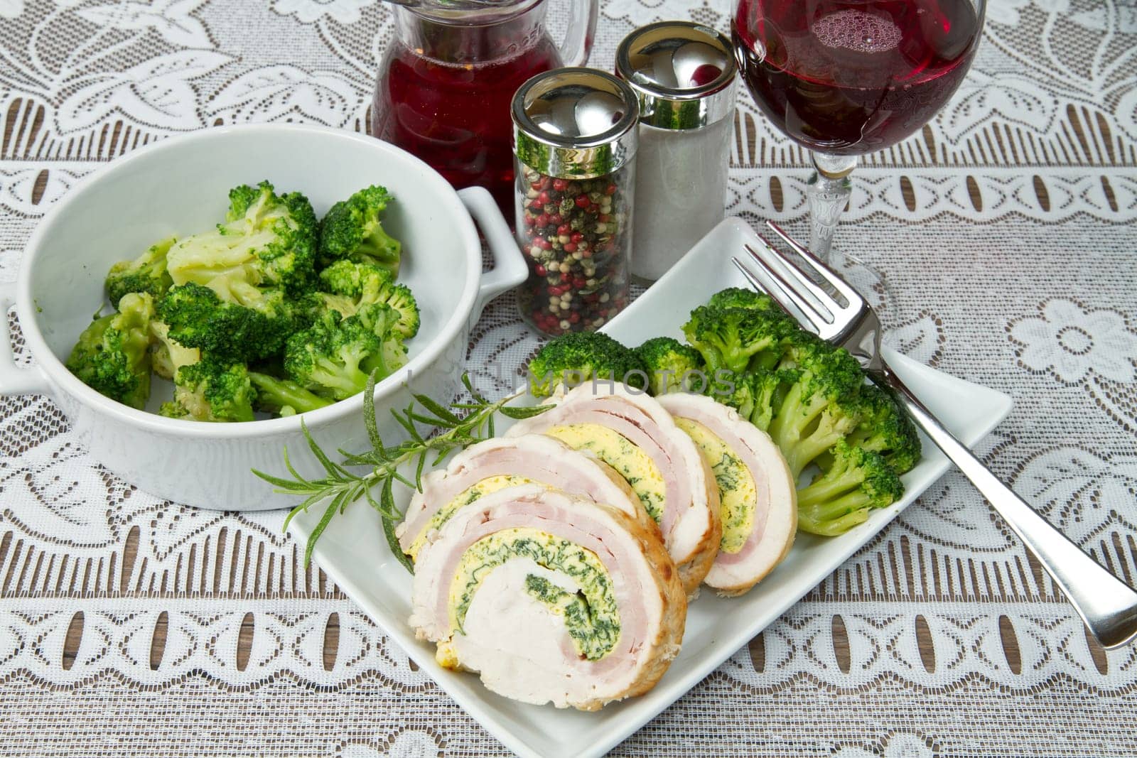 roll filled with vegetables
