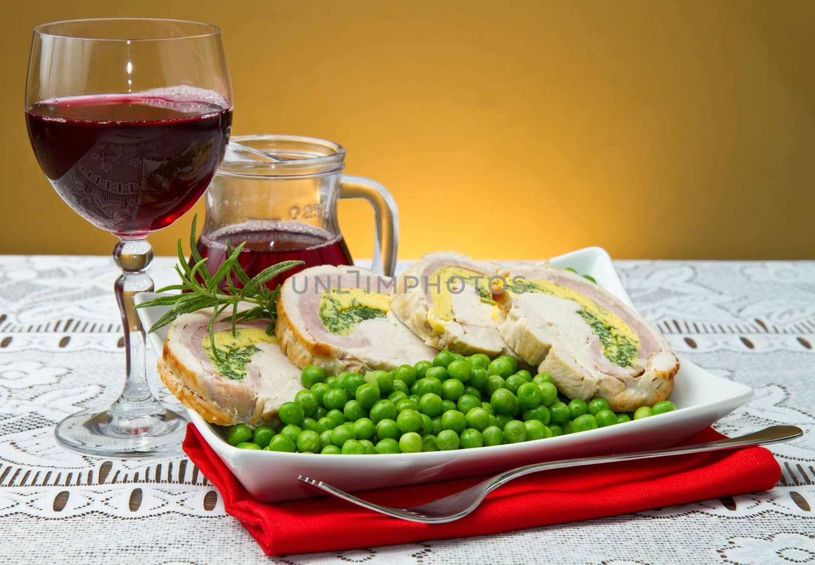 roll filled with vegetables