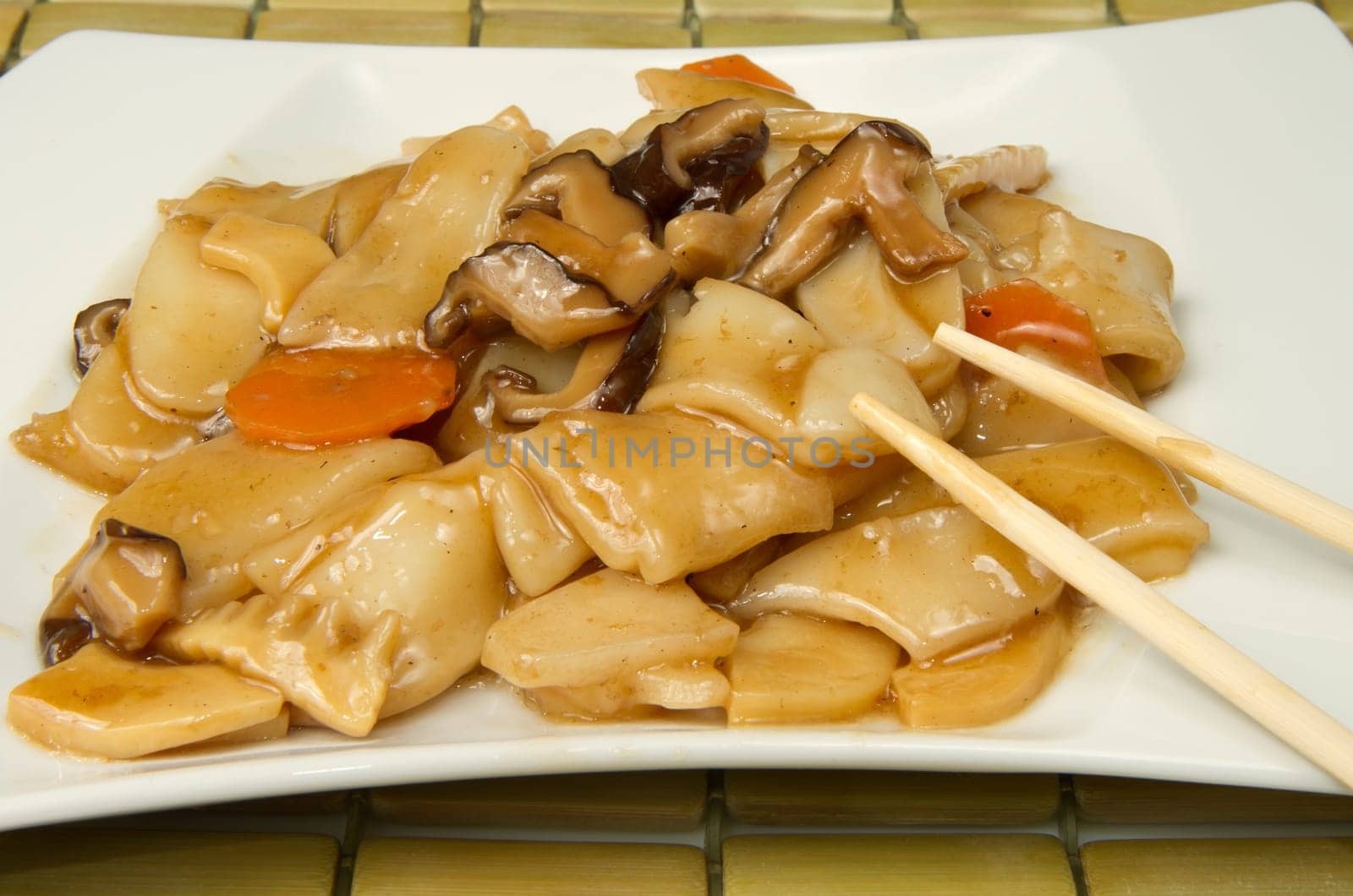 chinese dumplings with mushroom and shrimp