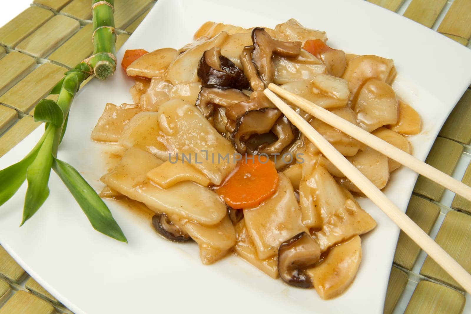 chinese dumplings with mushroom and shrimp