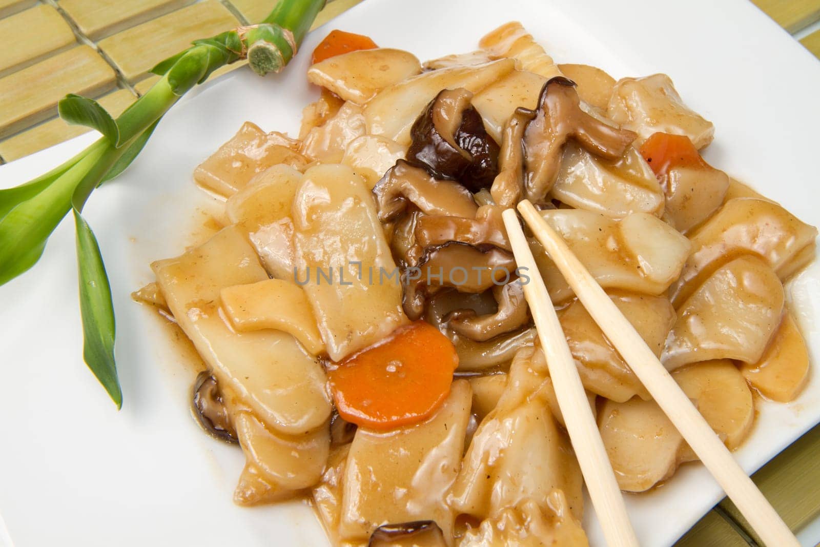 chinese dumplings with mushroom and shrimp
