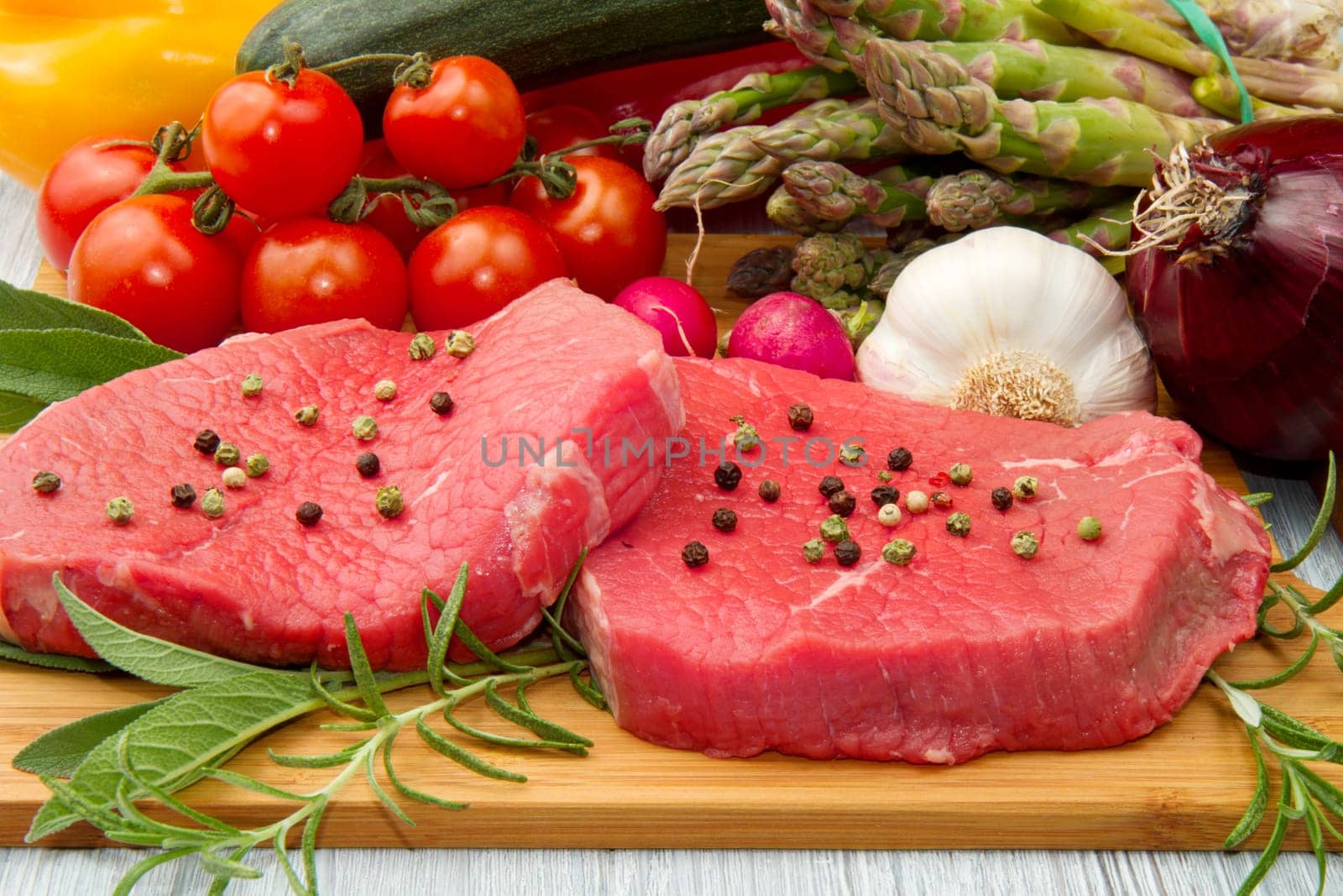 red meat with fresh vegetables