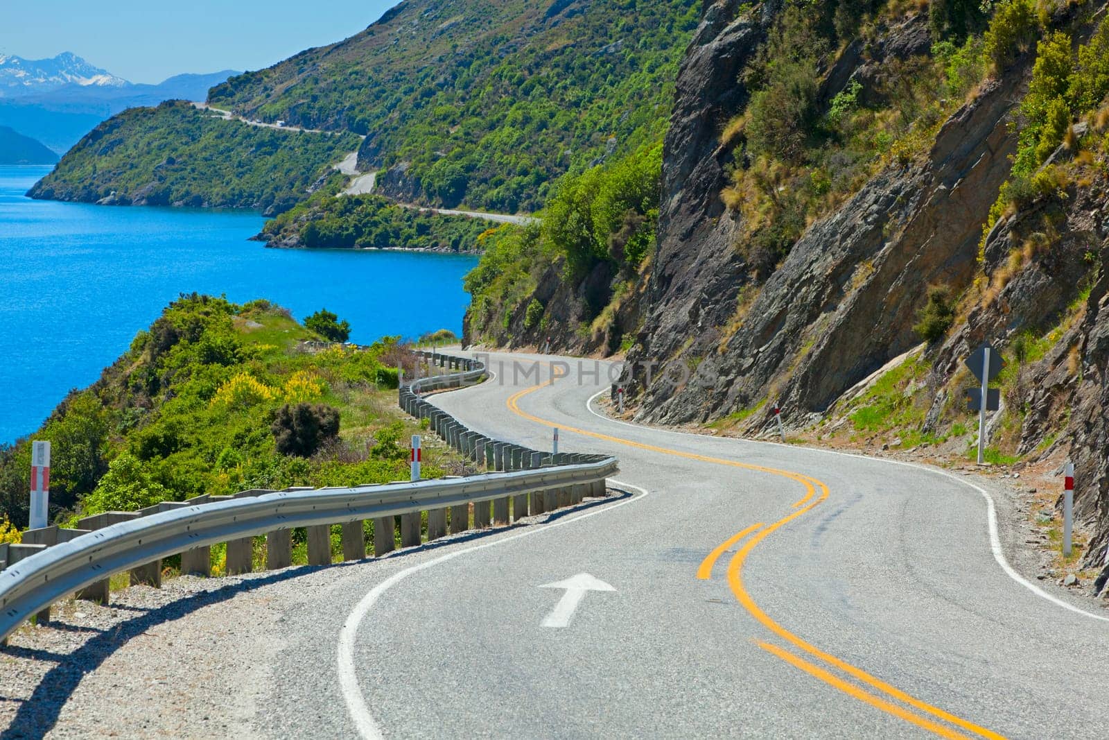 View of lake Wakatipu along the highway towards Queenstown, New Zealand