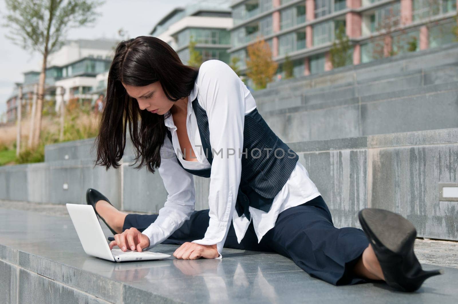 Flexible business - woman with laptop