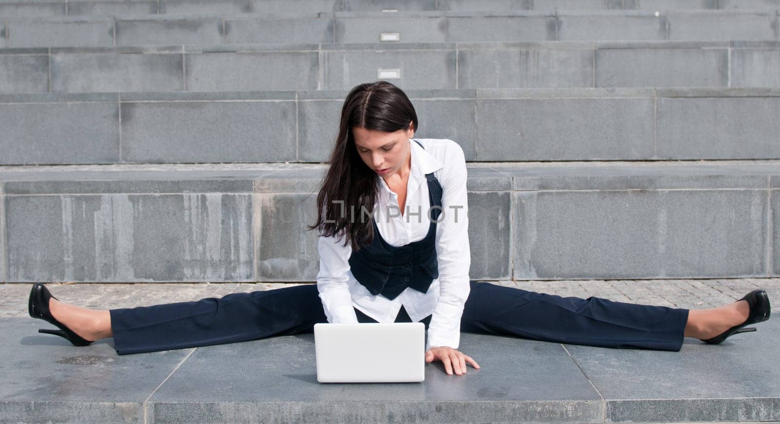Flexible business - woman with laptop