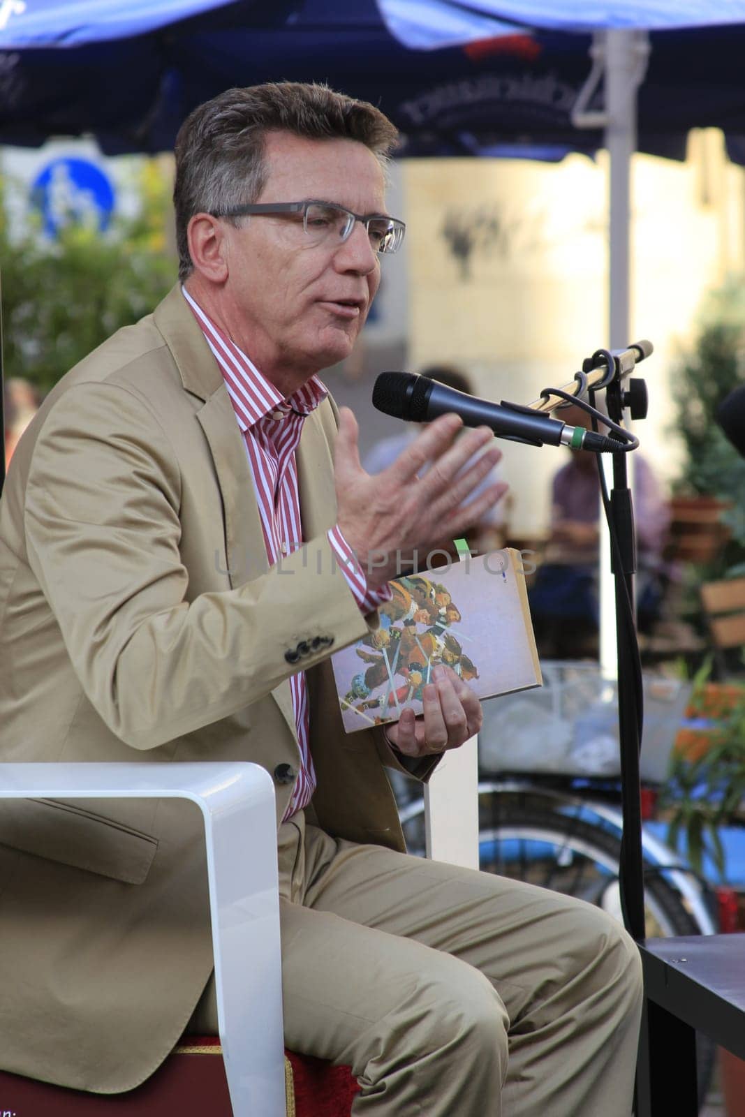Federal Minister of Defence Thomas de Maizière reads from Alexandre Dumas' "Three Musketeers"" at the Meissen Literature Days 2011"