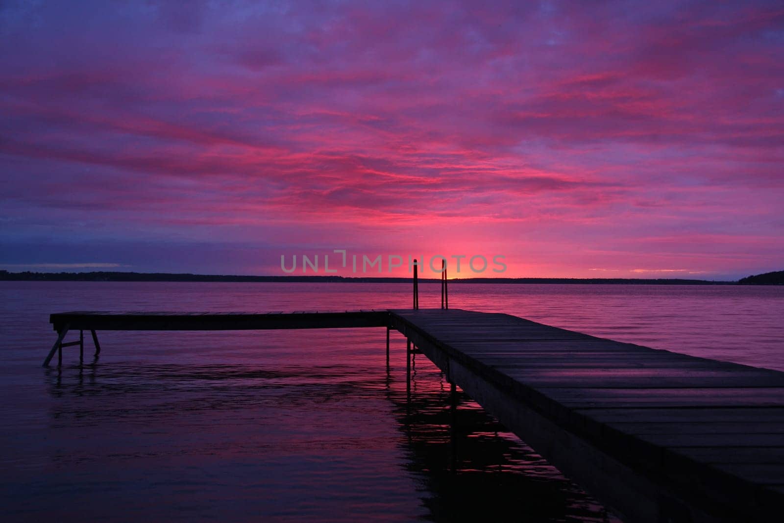 Evening atmosphere at the lake