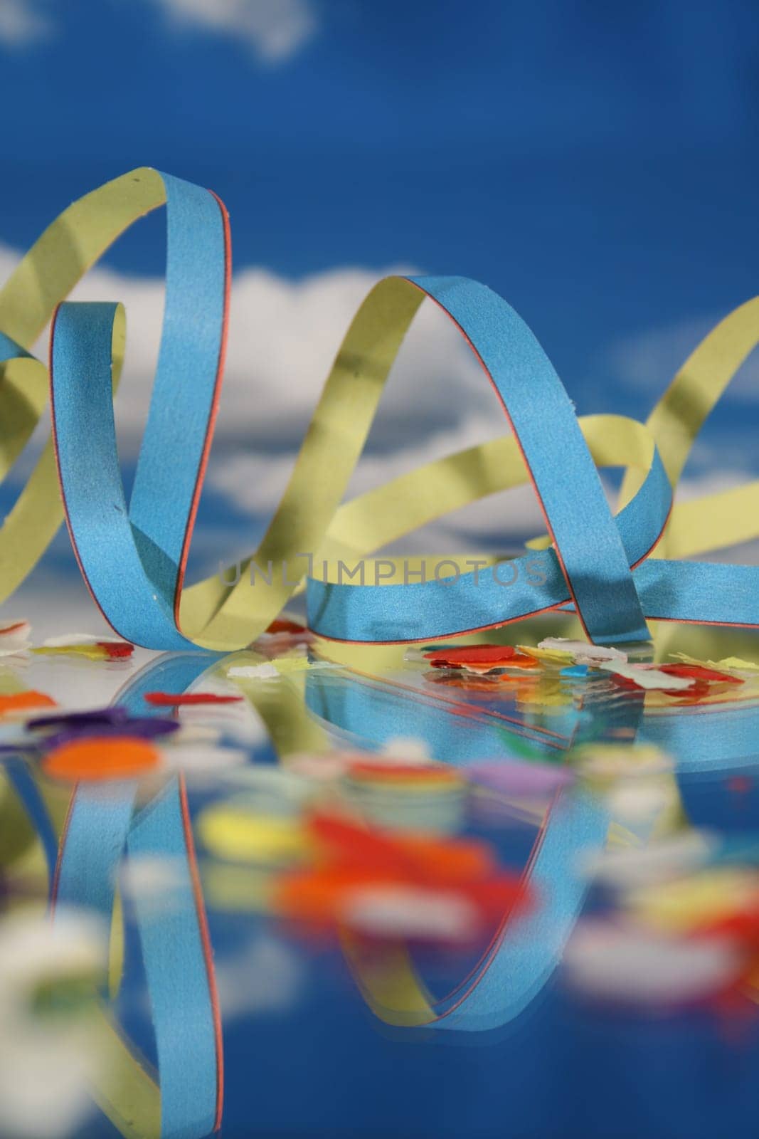 Paper streamer
