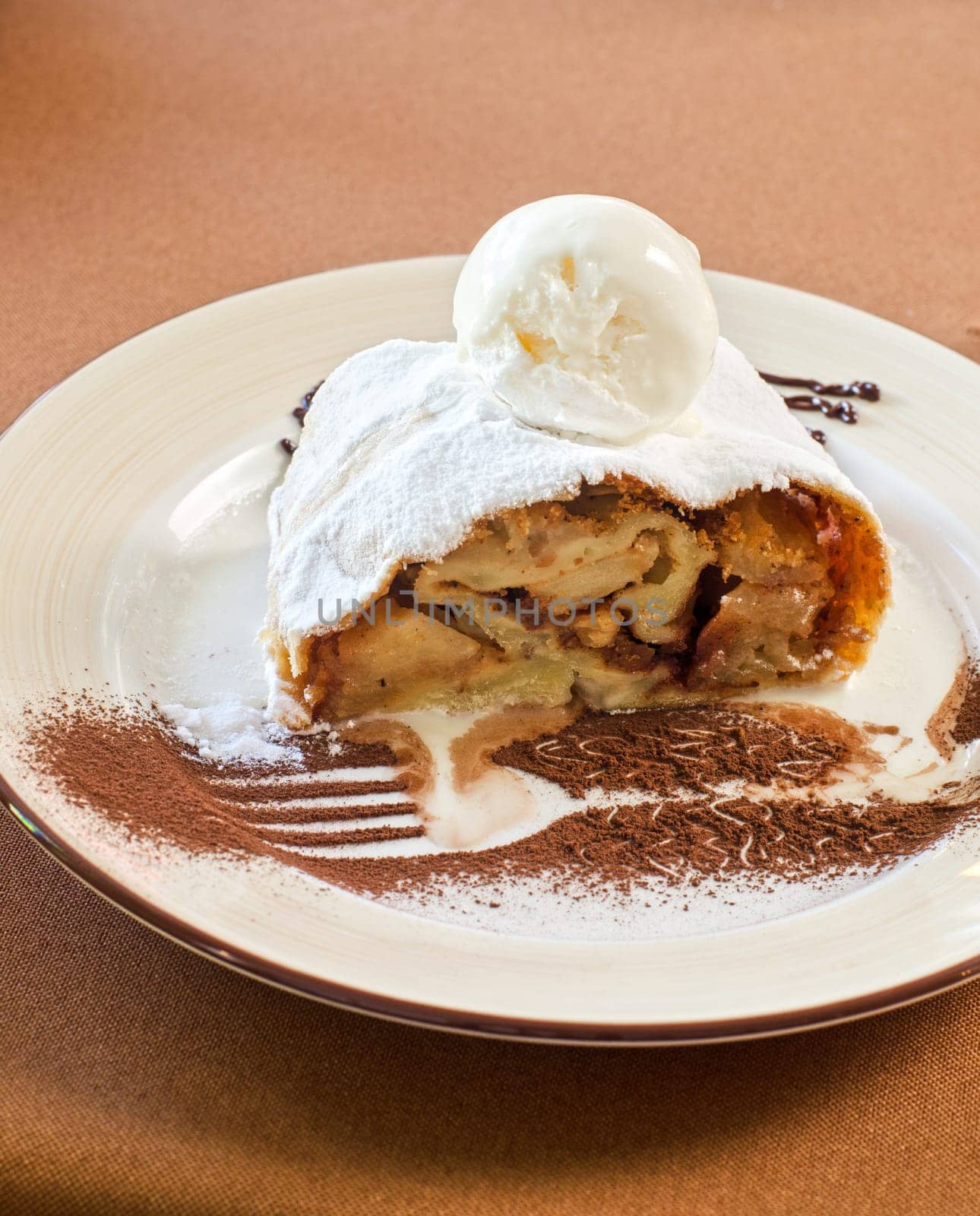 apple strudel tasty dessert dish at plate closeup
