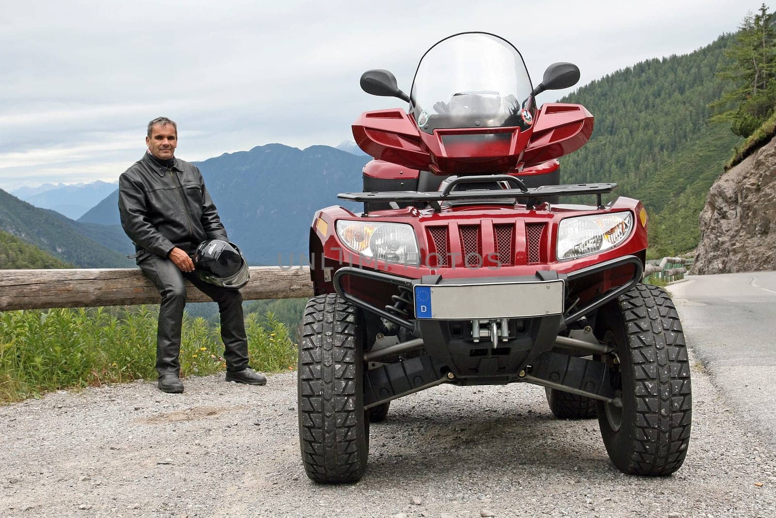 Quad biking fun on the Hahntennjoch