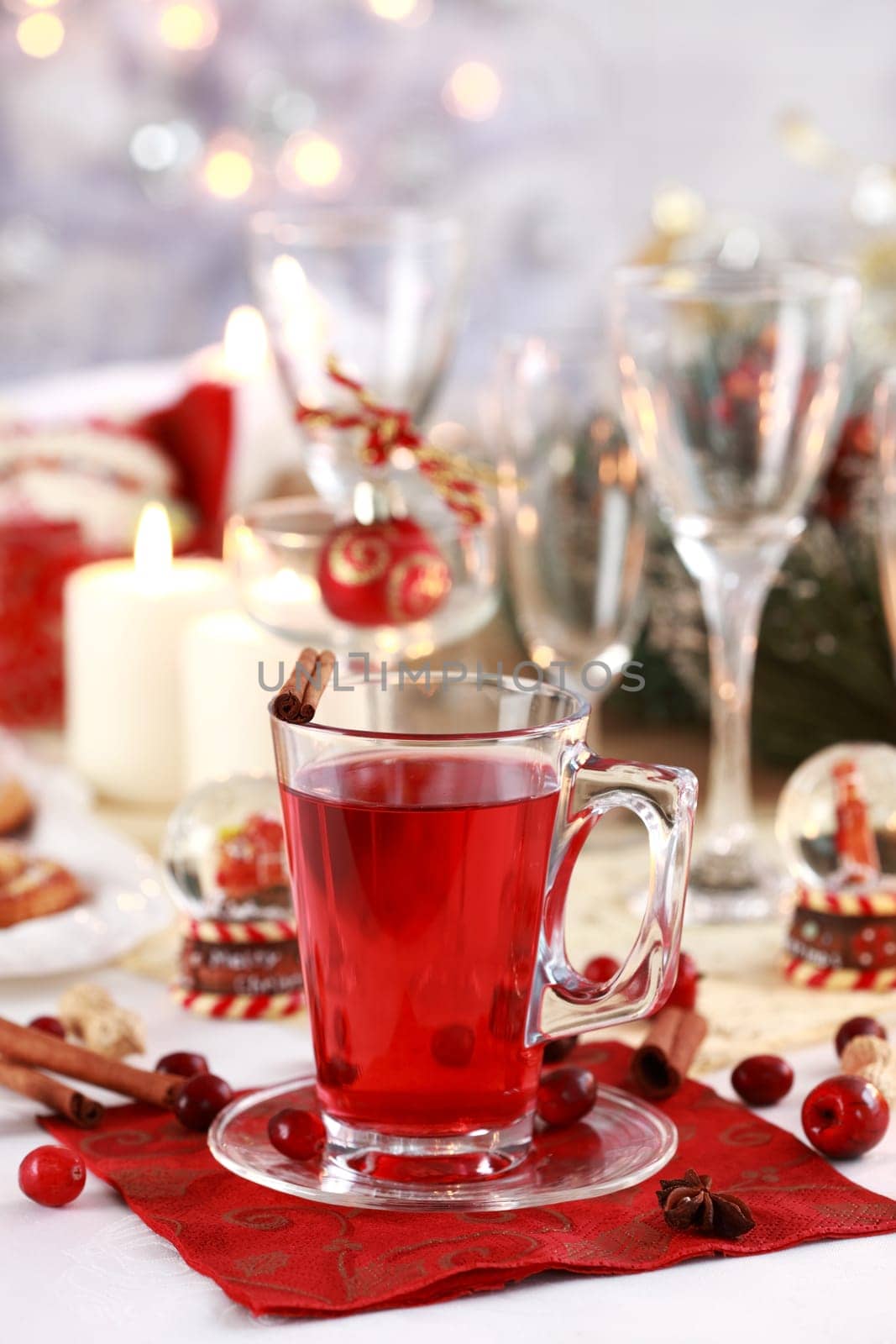 Hot wine cranberry punch for winter and Christmas