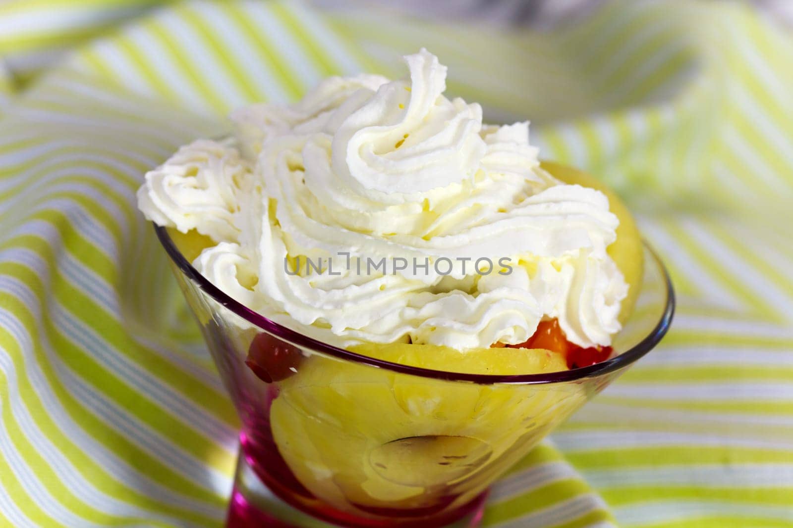 Fruit salad,mixed,with whipped cream