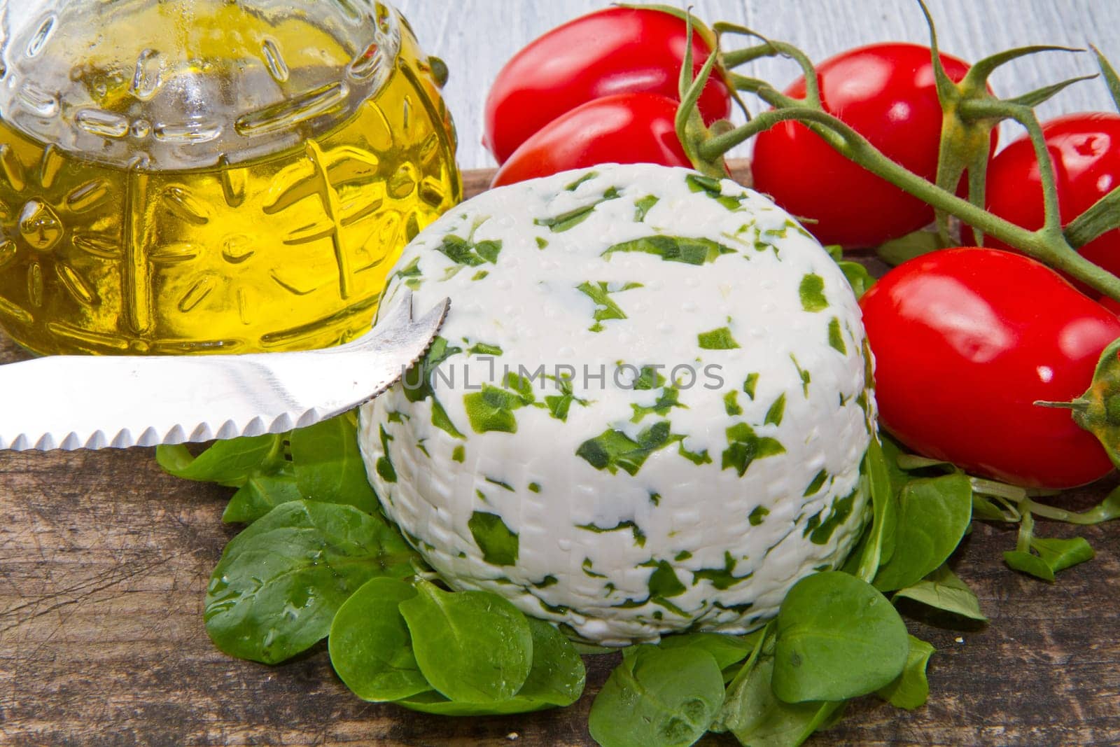 goat cheese with fresh rucola