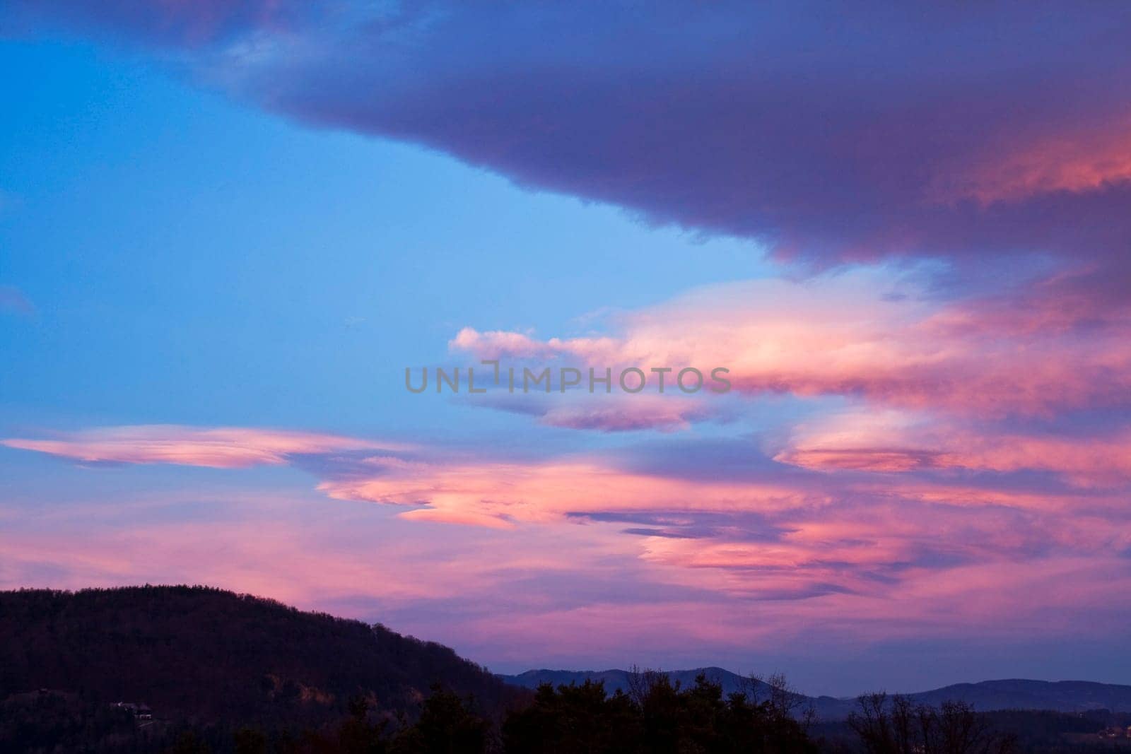 sunset or (sunset beach) or (sunset nature) or (sunset skyline)