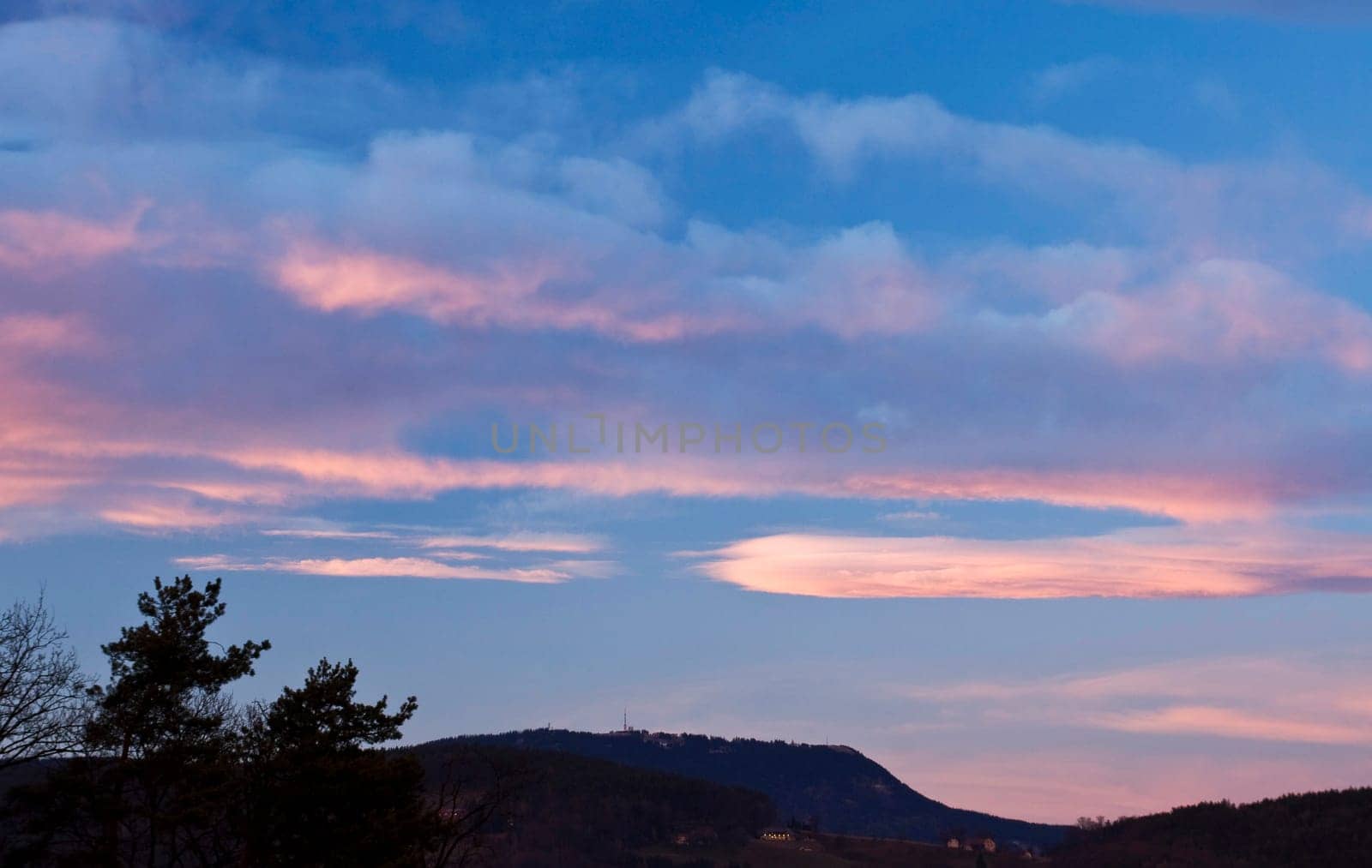sunset or (sunset beach) or (sunset nature) or (sunset skyline)
