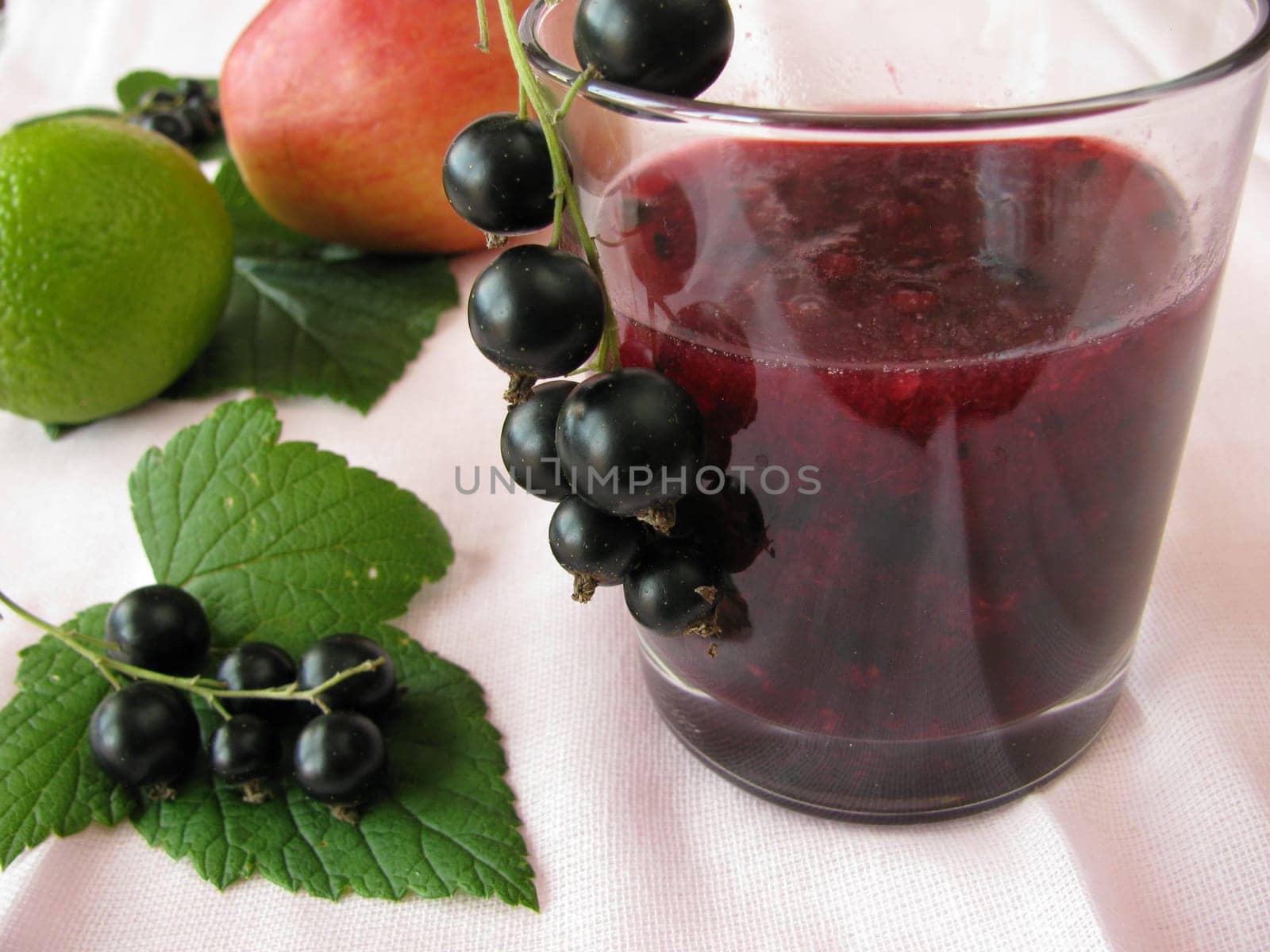 Smoothie with apple and blackcurrant