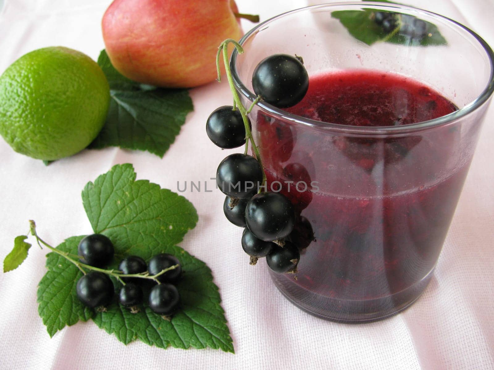 Smoothie with apple and blackcurrant
