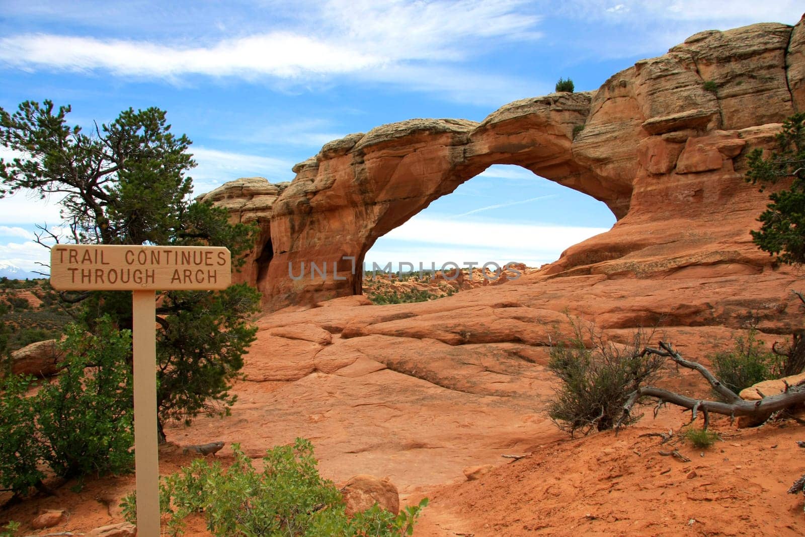 Broken Arch in Arches National Park,Utah