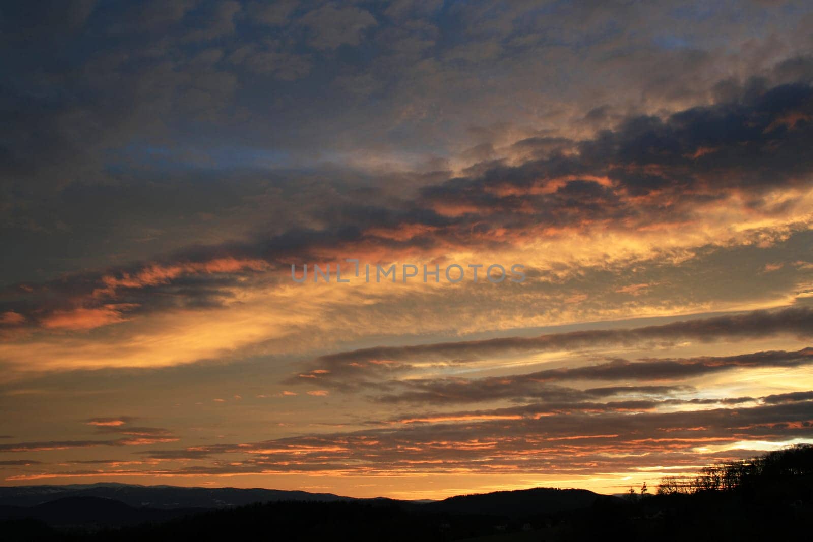 sunset or (sunset beach) or (sunset nature) or (sunset skyline)