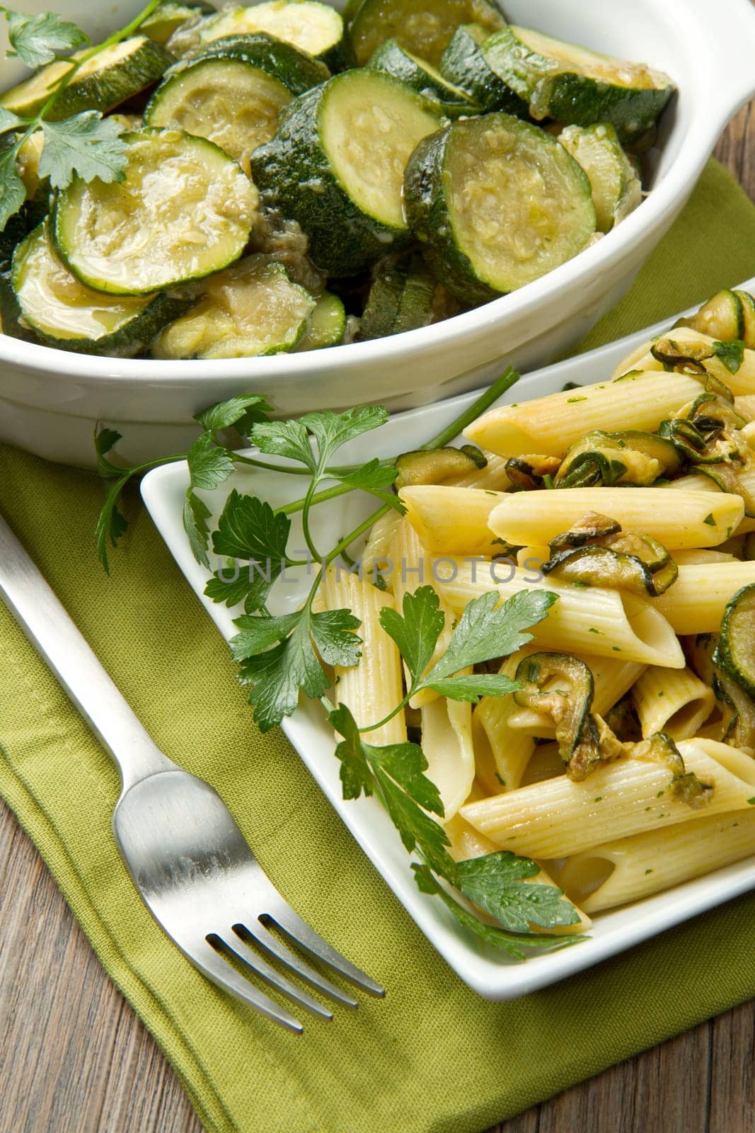 pasta with fresh zucchini and parsley