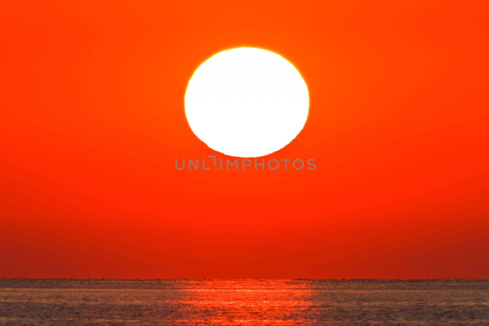 detail with a beautiful sunrise at sea