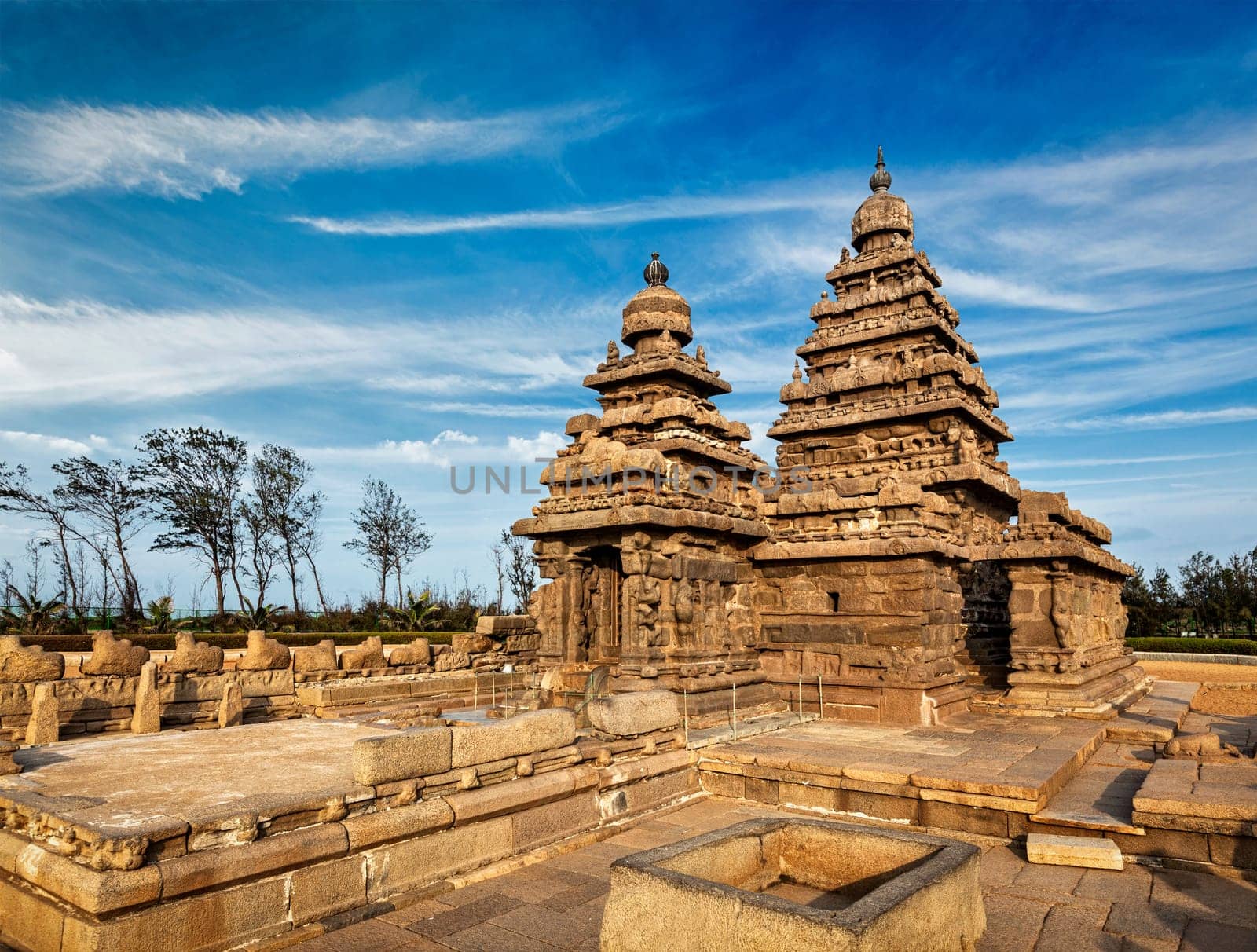 Shore temple - World heritage site in Mahabalipuram, Tamil Nad by dimol