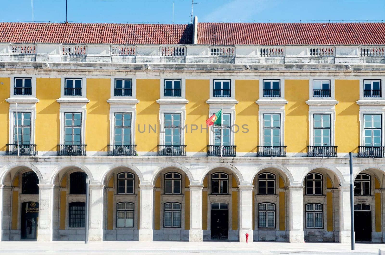 Facade of the building at Lisbon&#039 s Terreiro do Paço
