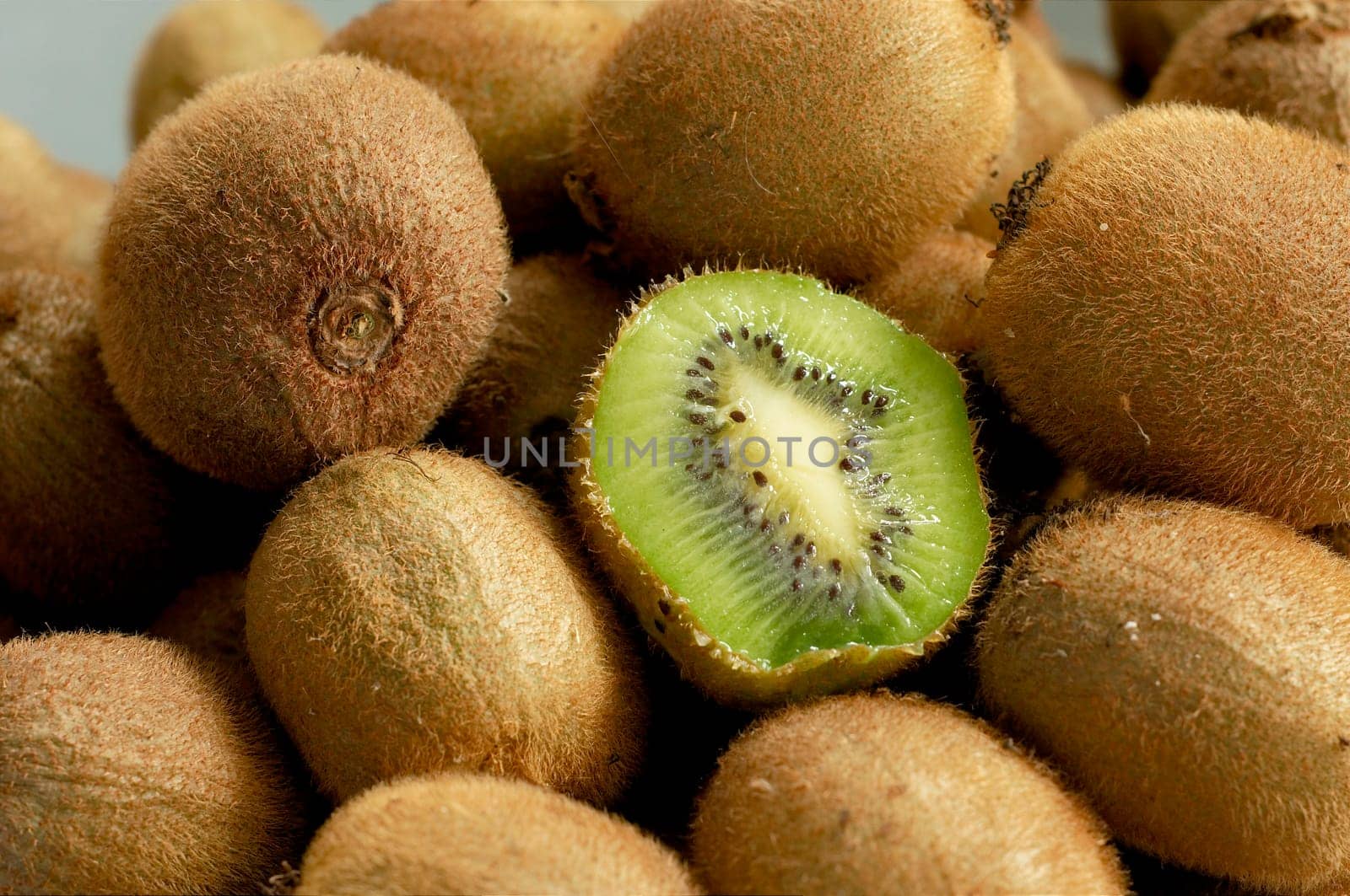 pile of kiwi fruits