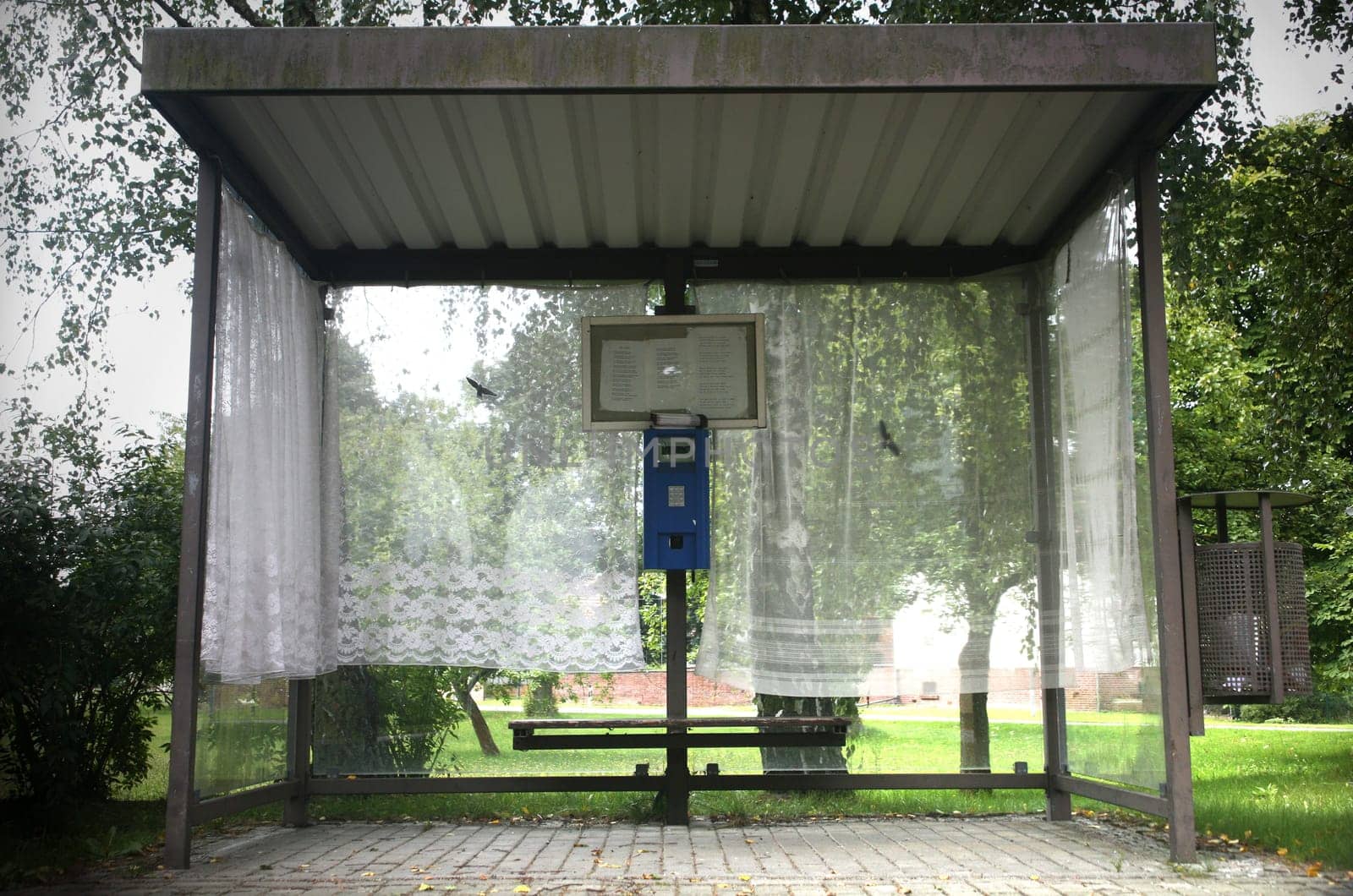 Bus shelter