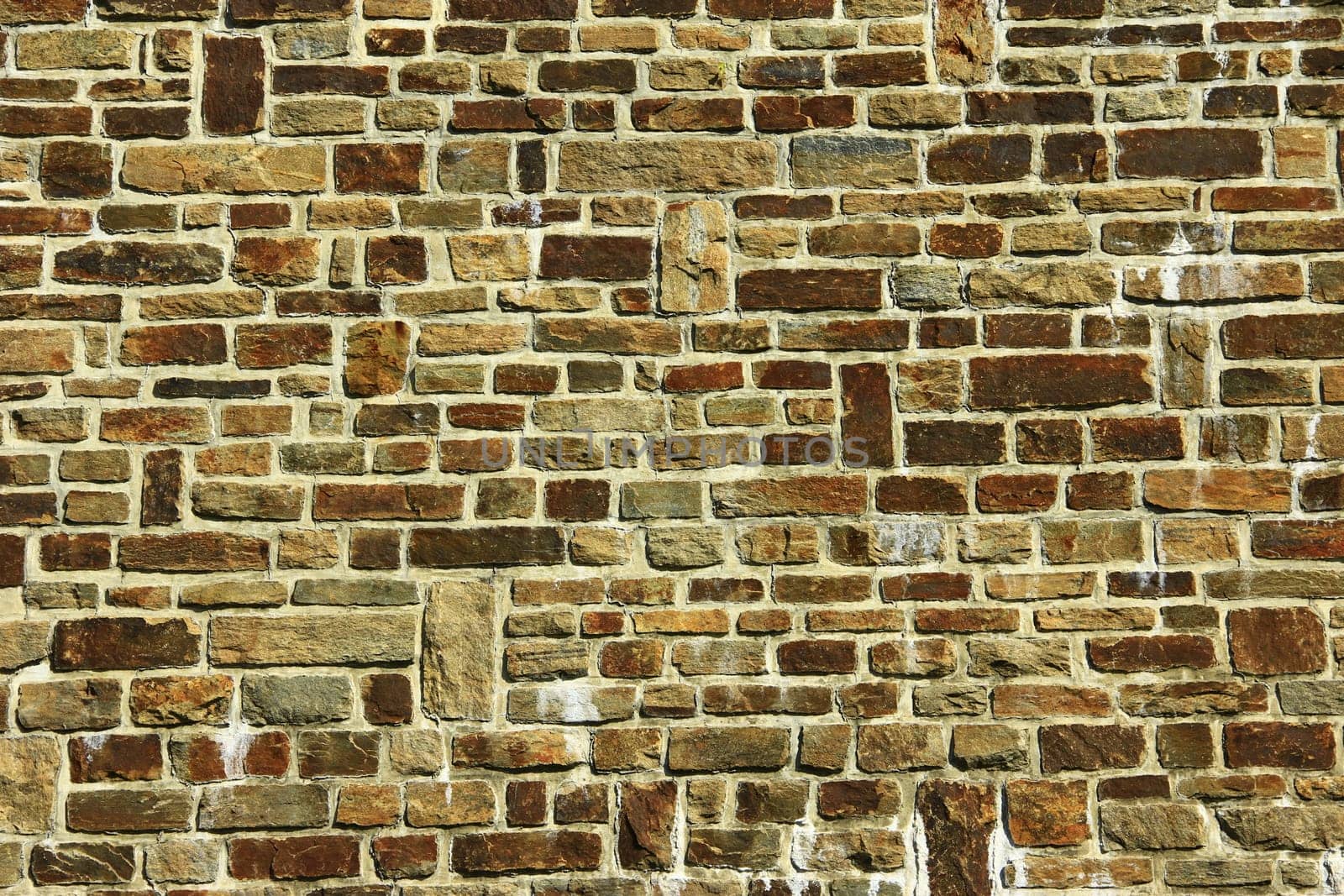 Natural stone wall