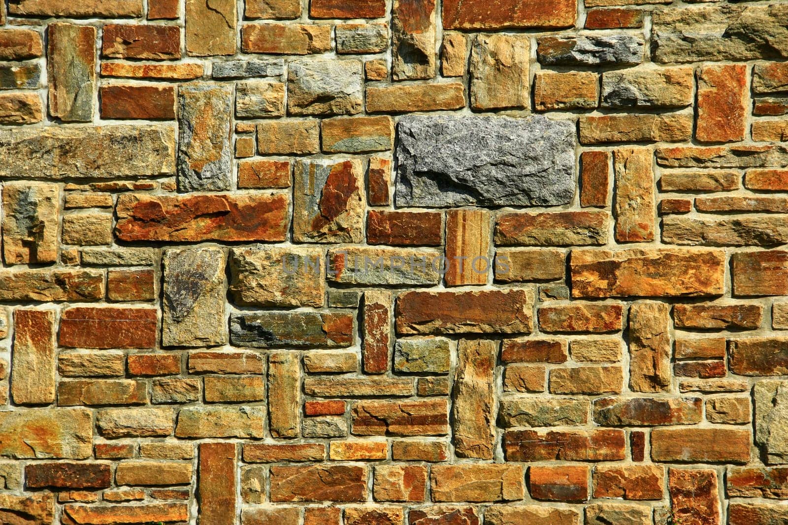 Natural stone wall