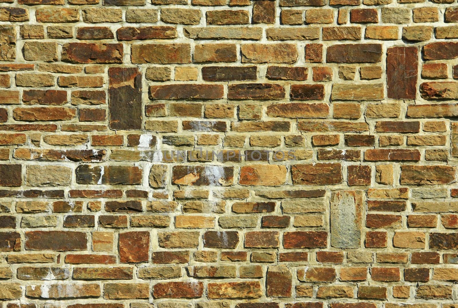 Natural stone wall