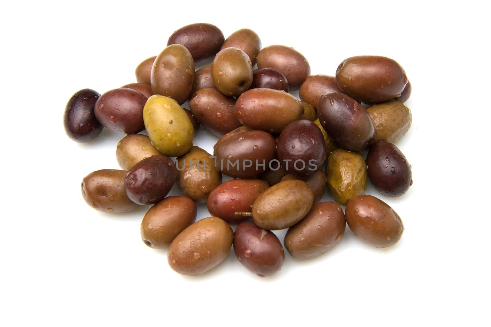 olives isolated on white background