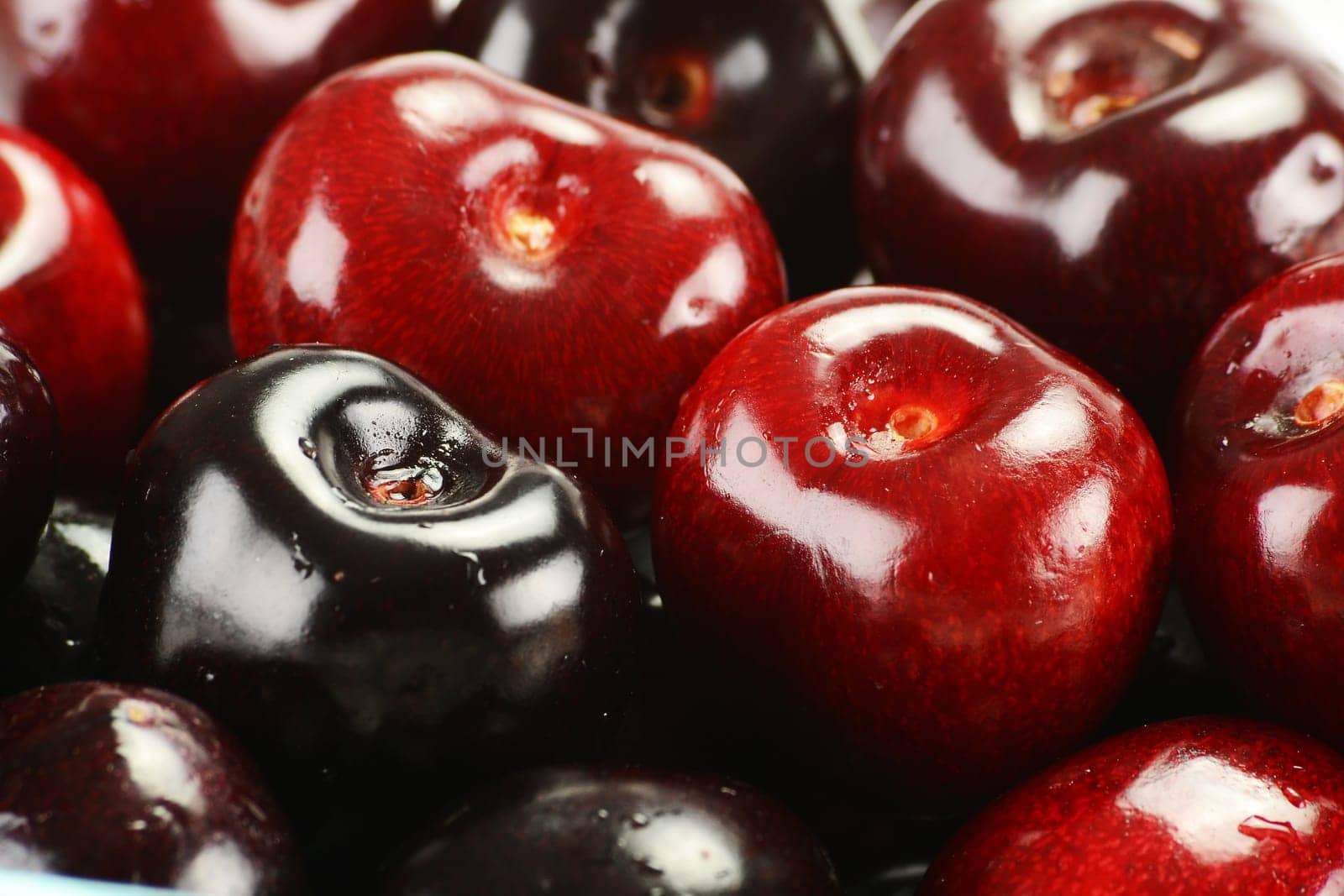 Composition with fresh cherries