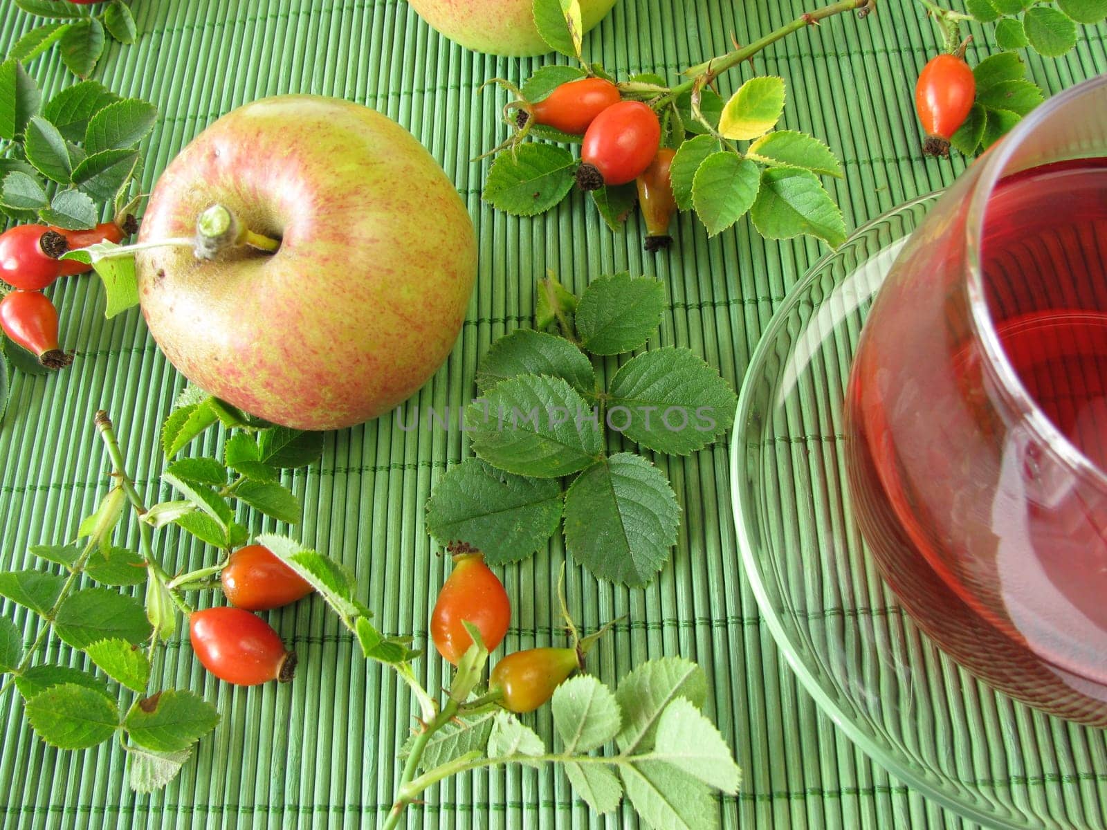 Fruit tea with rose hips and apples