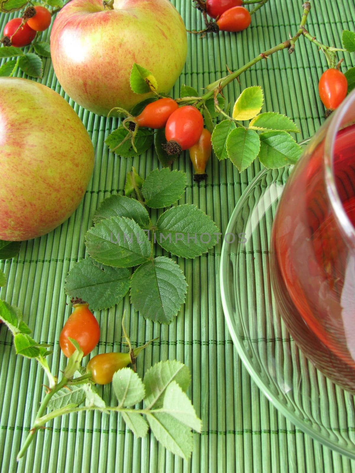 Fruit tea with rose hips and apples