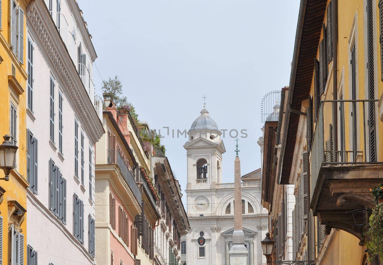 Piazza di Spagna, Trinit
