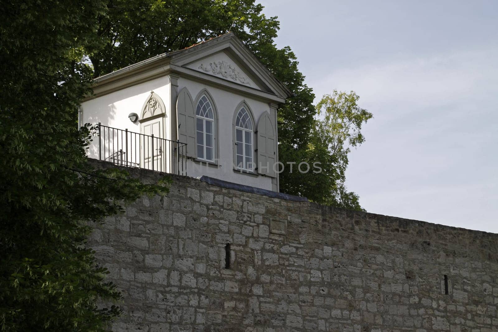 Garden shed on the battlement walk in Mühlhausen