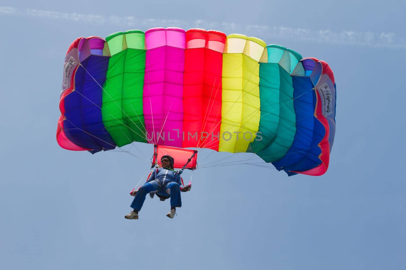 VLAARDINGEN - MAY 05: On Liberation Day parachutists demonstrate jumping from airplane, August 05, 2011, Vlaardingen, the Netherlands