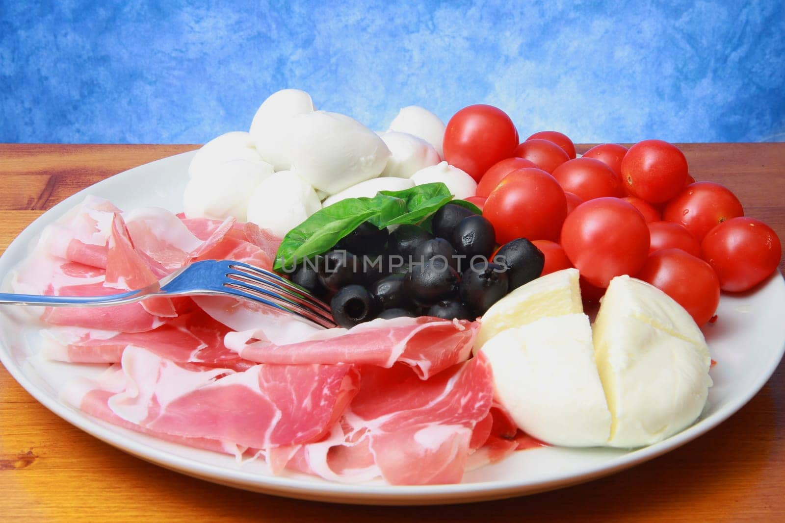 mixed cold cuts and cheese